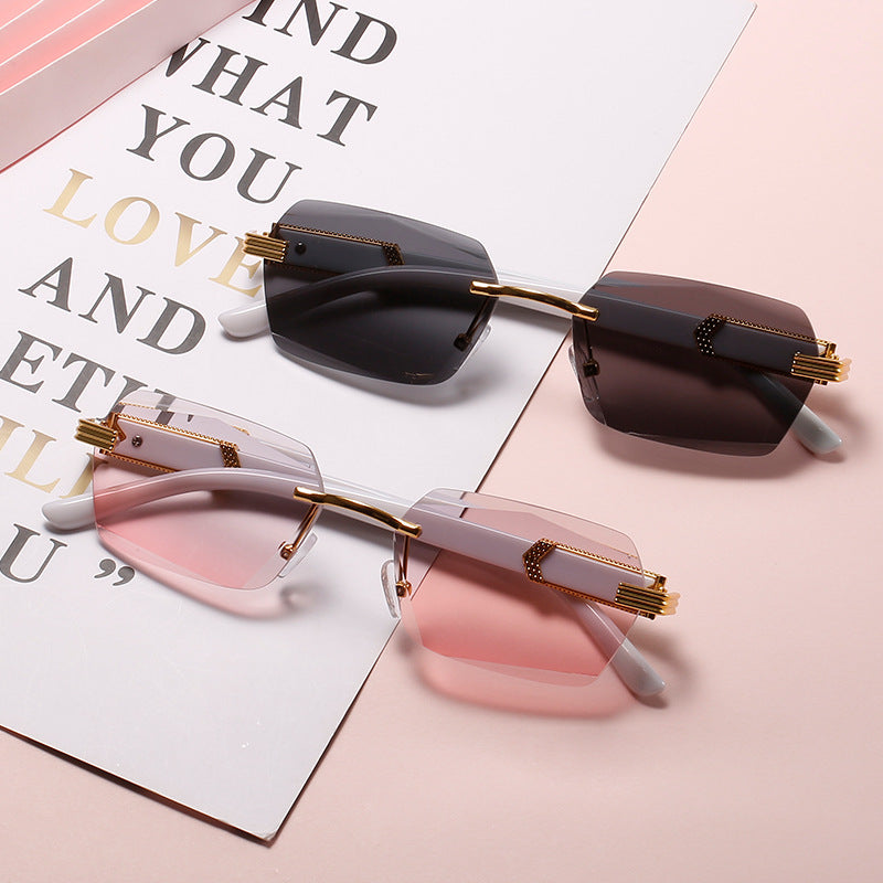 CarltonFrames™
